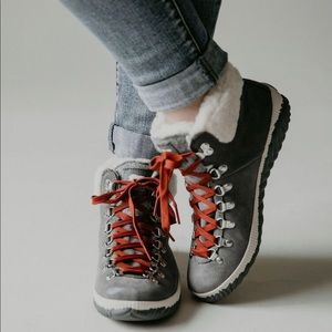 Sorel Out N About Conquest Quarry Boots